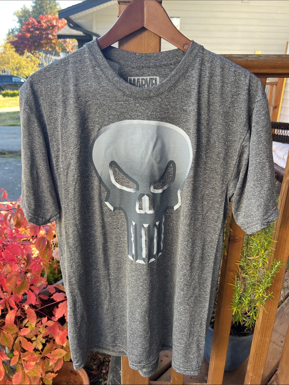 Marvel The Punisher Skull Graphic Activewear T-Shirt – Men's Large